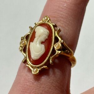 Avon Faux Pearl Cameo Victorian Style Goldtone Ring Sz 4 Fairycore Grandmacore